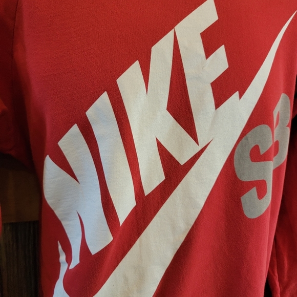 Nike SB Crewneck Sweater red Size Medium M Center Swoosh USA made soft warm - Picture 2 of 9